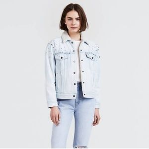 Levi’s NWT Ex-Boyfriend Sherpa Trucker Jacket S M L